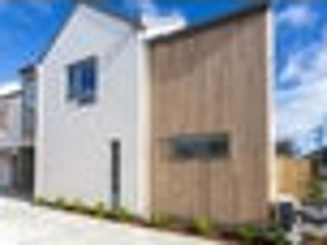 Townhouse for rent in Addington, Canterbury