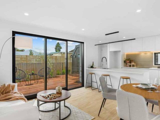 Townhouse for rent in Heathcote, Canterbury