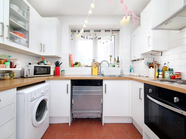 Apartment for rent in Stockwell, Greater London