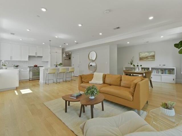 Condo for sale in Brookline