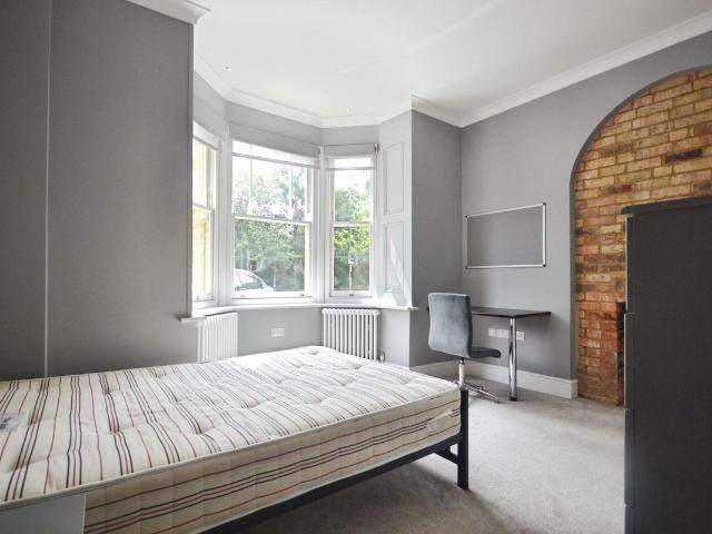 Room for rent in Newtown, Reading
