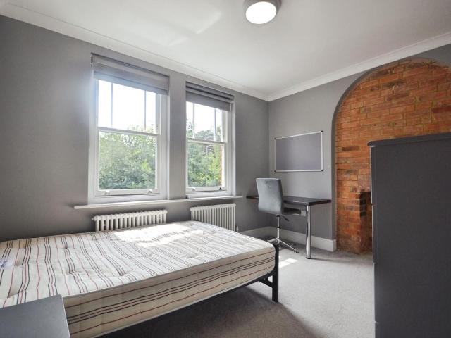 Room for rent in Newtown, Reading