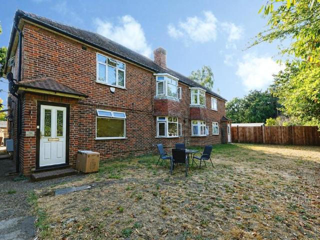 Apartment for rent in Coney Hall, Greater London