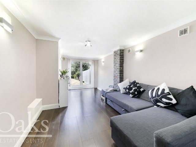 Apartment for rent in London Borough of Croydon, Addiscombe