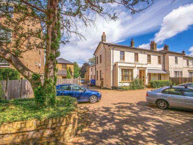 Apartment for rent in London Borough of Croydon, Addiscombe