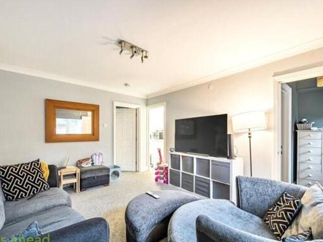 House for rent in Surrey