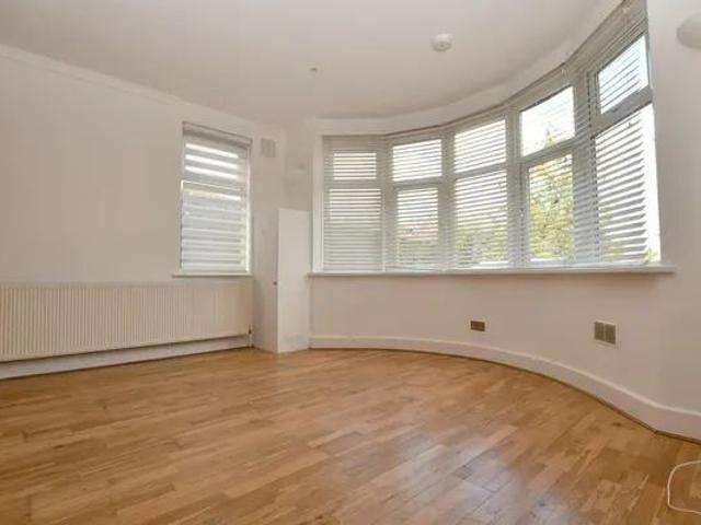 Apartment for rent in London Borough of Croydon, Addiscombe