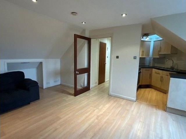 Studio for rent in London Borough of Croydon, Addiscombe