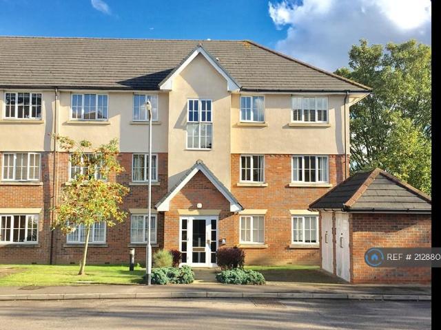 Apartment for rent in Ivy Chimneys, Epping Forest