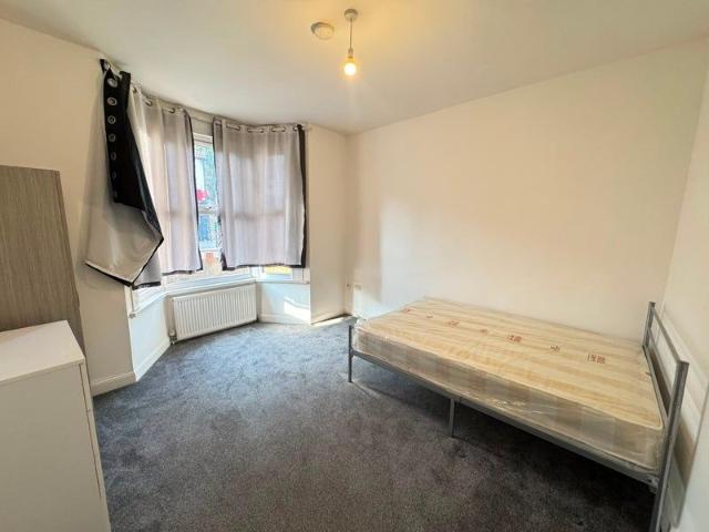 Room for rent in Badgers Dene, Grays
