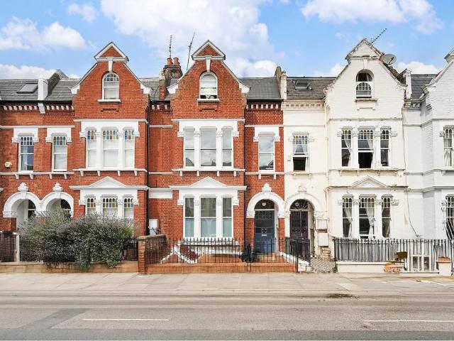Apartment for rent in Brook Green, Greater London