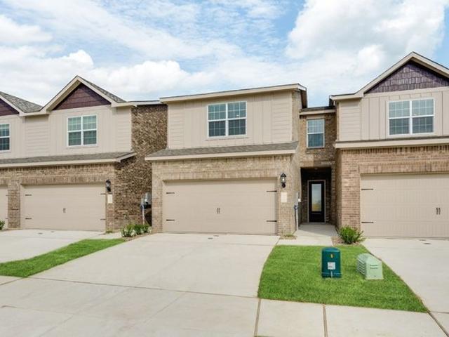 Townhouse for sale in Denton, Texas