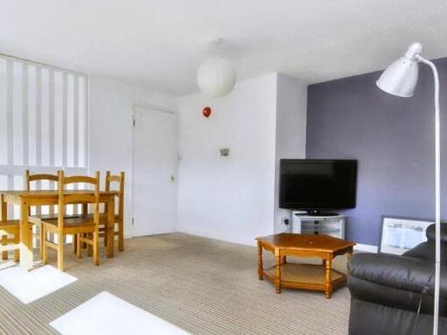 House for rent in Follaton, Strode