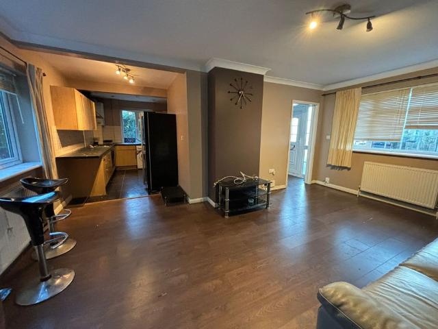 House for rent in London Borough of Croydon, Cat Hill