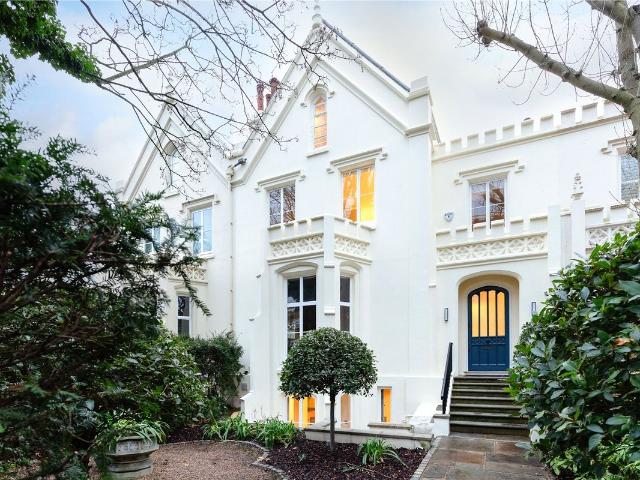 House for rent in Kensington, Greater London