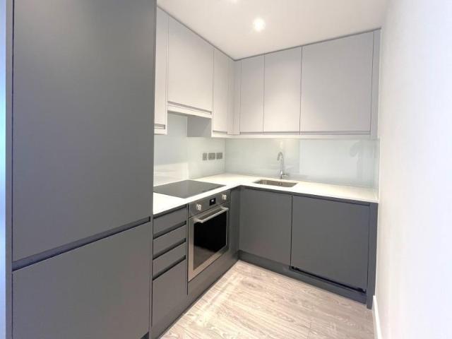 Apartment for rent in Addlestone, Runnymede