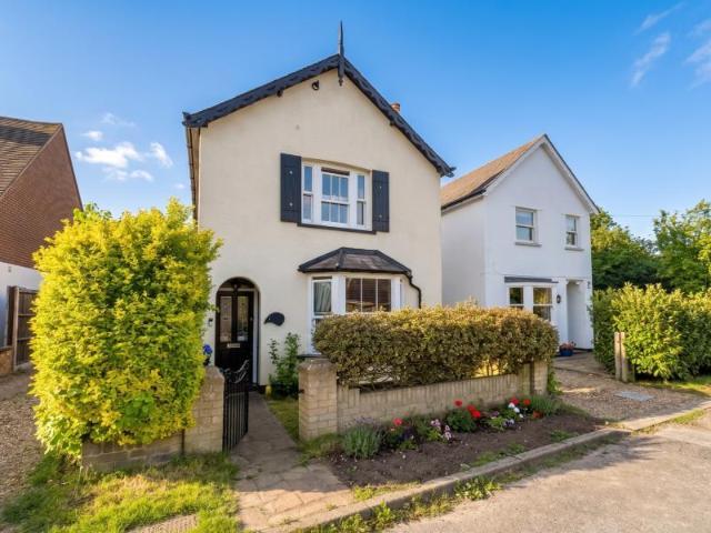 House for rent in Row Town, Surrey