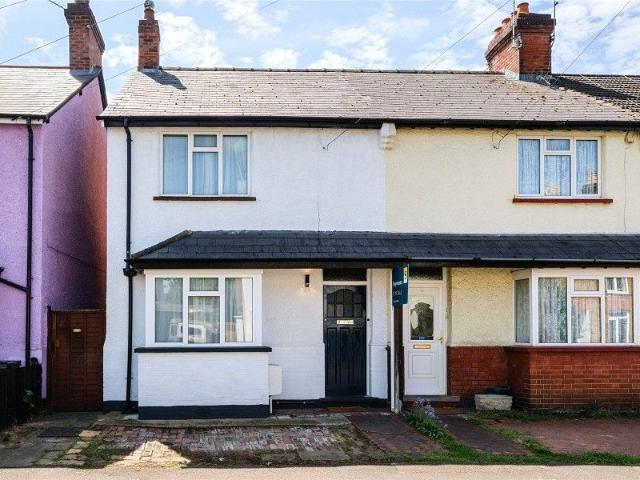 House for rent in Row Town, Surrey