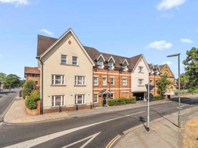 Apartment for rent in Addlestone, Runnymede