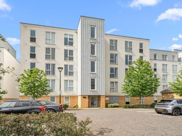 Apartment for rent in Addlestone, Runnymede
