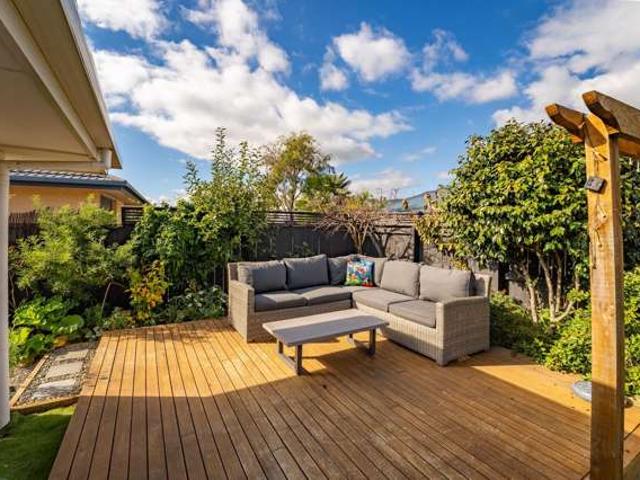 Townhouse for rent in Cable Bay, Nelson Bays