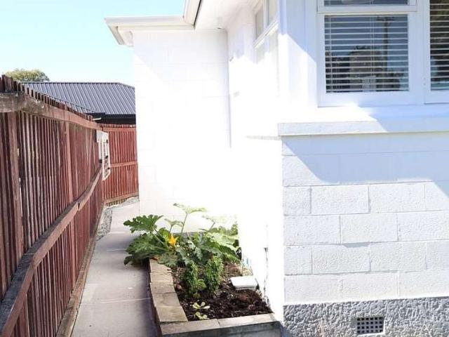 House for rent in Chaslands, Canterbury