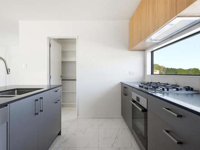 House for sale in Chaslands, Canterbury