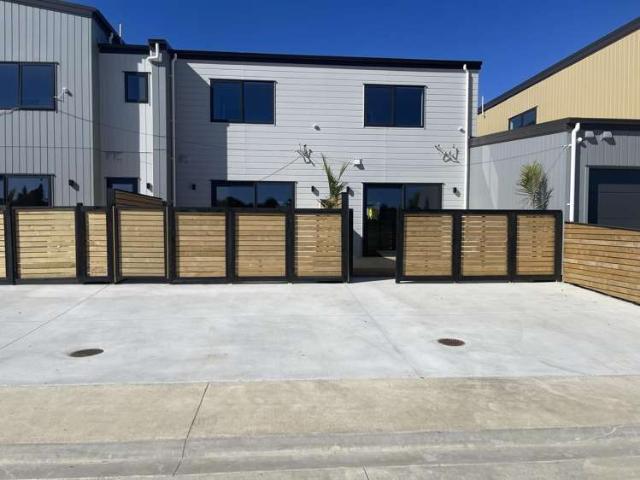 Townhouse for sale in Papakura