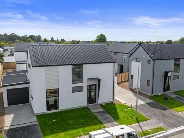 Townhouse for sale in Rolleston, Canterbury