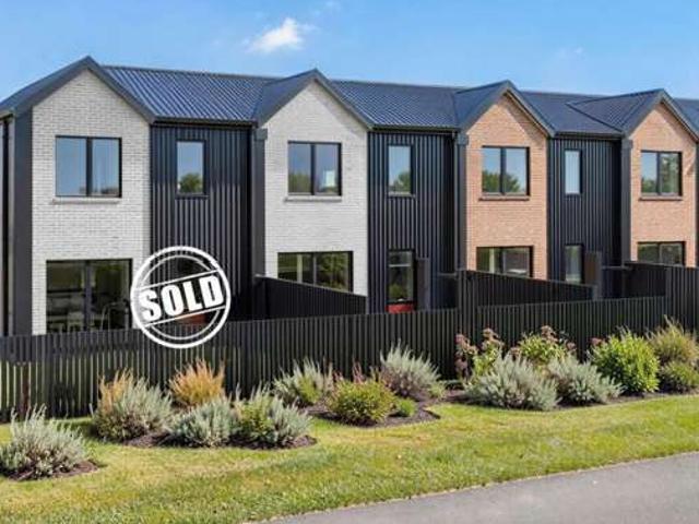 Townhouse for sale in Rolleston, Canterbury