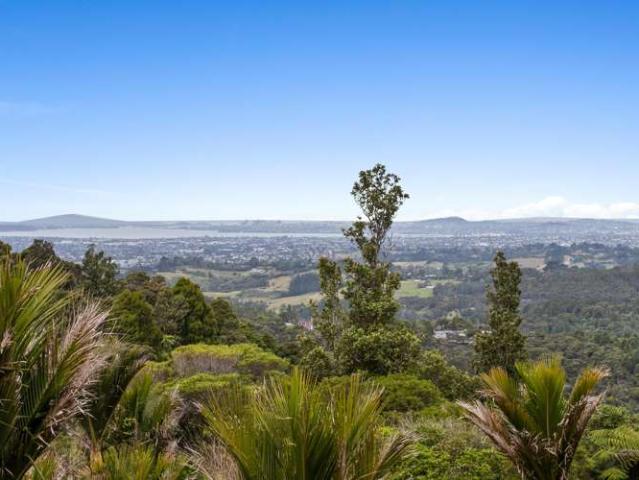 House for sale in Oratia