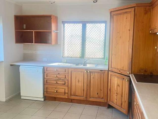 House for rent in Paremoremo