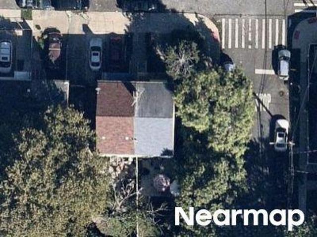 House for sale in The Bronx, Arverne