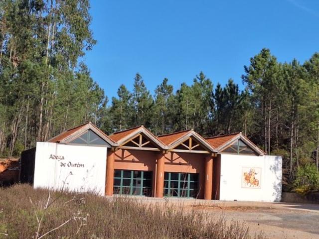 Armazém venda em Ourém, Santarém