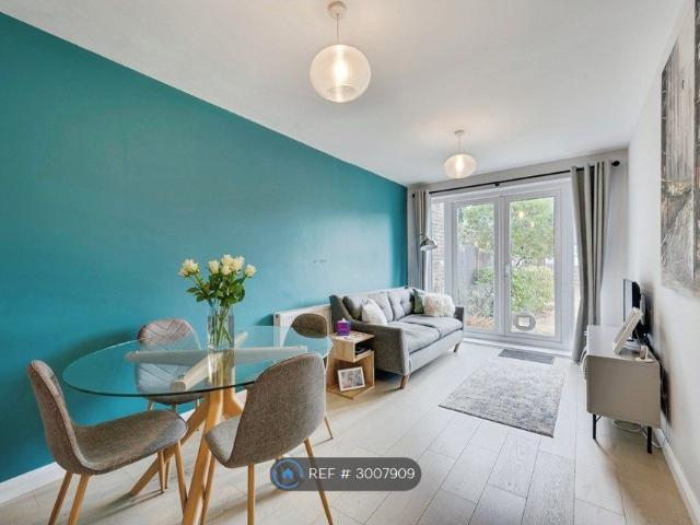 Apartment for rent in London Borough of Merton, Greater London