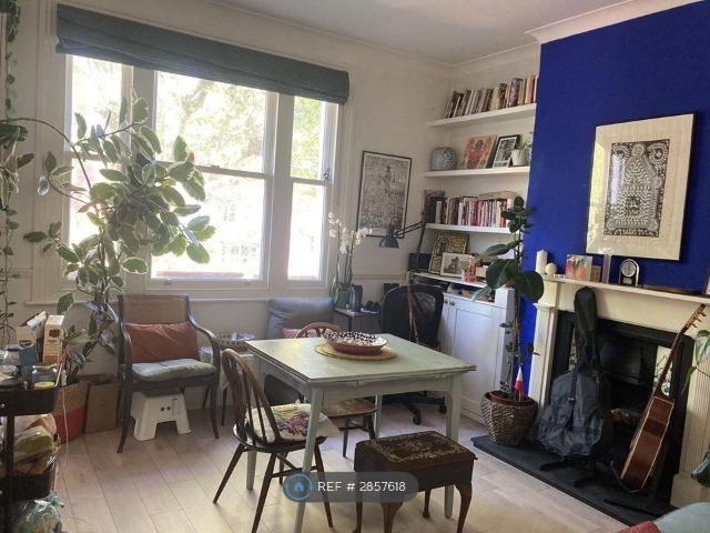 Apartment for rent in London Borough of Lewisham, Ladywell