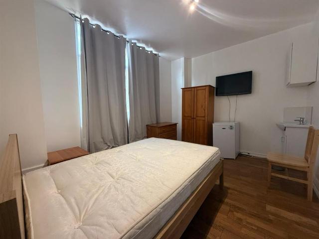 Room for rent in Shepherd's Bush, Greater London