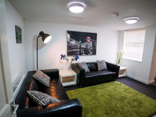 Room for rent in Kensington, Calderstones