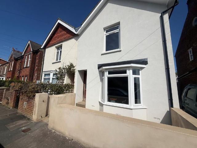 Room for rent in Chichester, Littlecote