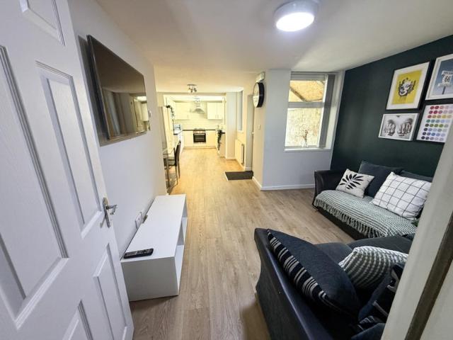 Apartment for rent in Kensington, Calderstones
