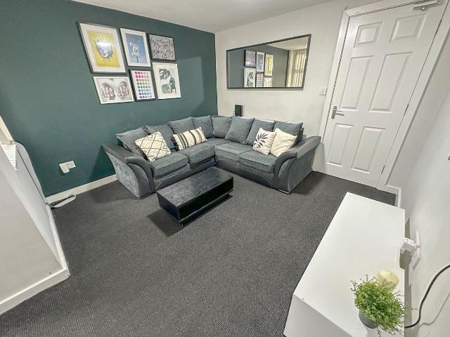 House for rent in Kensington, Calderstones