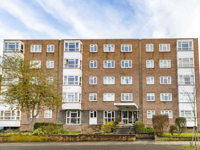 Studio for rent in Surbiton, Greater London