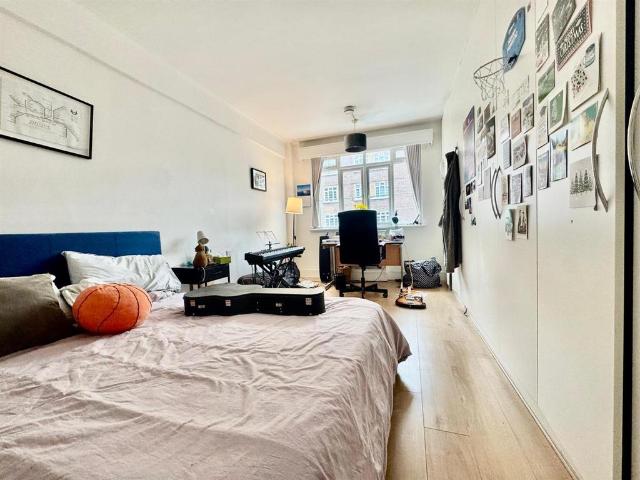 House for rent in Swiss Cottage, Greater London
