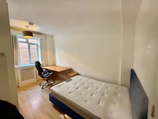 House for rent in Belsize Park, Greater London