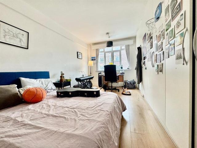 House for rent in Swiss Cottage, Greater London
