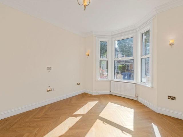 House for rent in London Borough of Ealing, Hanwell