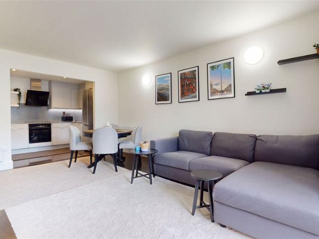 Apartment to rent in Bluebell, North Tipperary