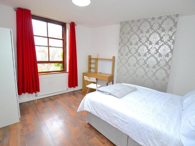 Room for rent in Stepney, Greater London