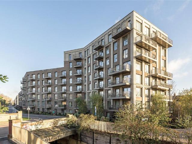 Apartment for rent in London Borough of Lewisham, Ladywell