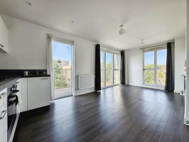 Apartment for rent in London Borough of Lewisham, Ladywell